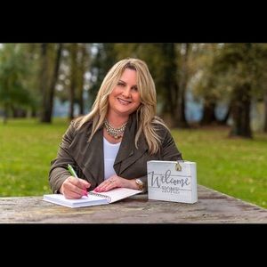 Meet your Posher, Shelly